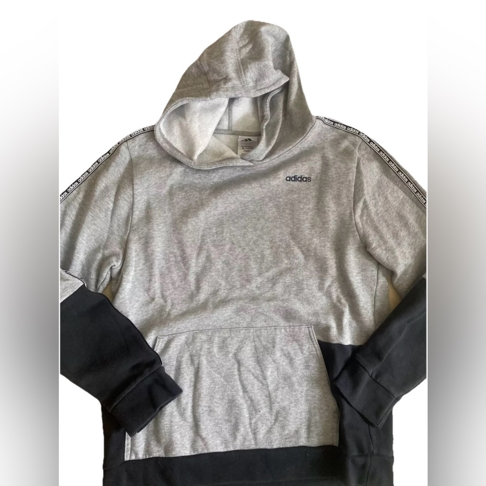 Adidas Pullover Hoodie Youth /Boys Size XL Gray & Black with pockets Excel cond